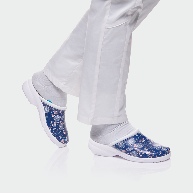 Bwell AERIAL Lady medical slippers are made of genuine leather in the front part. The sole is anti-slip from polyurethane